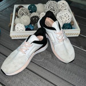 Ladies Freely SZ 10 shoes. A little dirty from my daughter but not worn out.